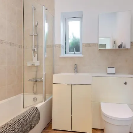 1 Bed In Oc-w44883 * Rathmell